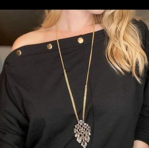 THE PERFECT TOP FOR EVERY SHAPE-BRAND NEW!!